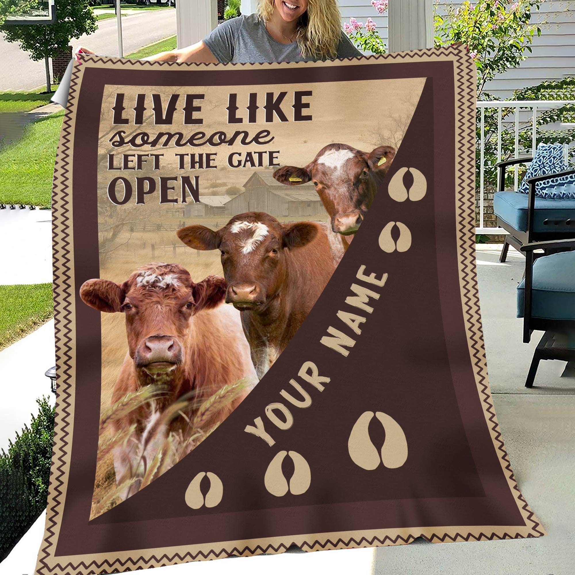 Personalized Shorthorn Live Like Someone Left The Gate Open Blanket